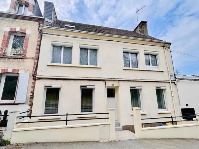 Duplex Parapluies De Cherbourg Netflix Parking Exterior foto