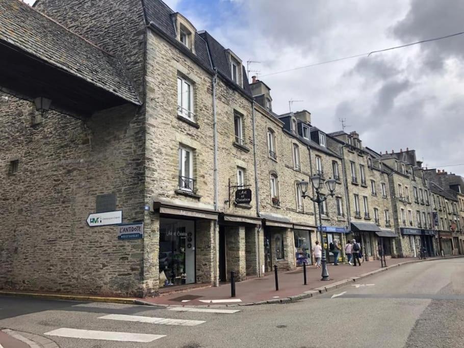 Duplex Parapluies De Cherbourg Netflix Parking Exterior foto