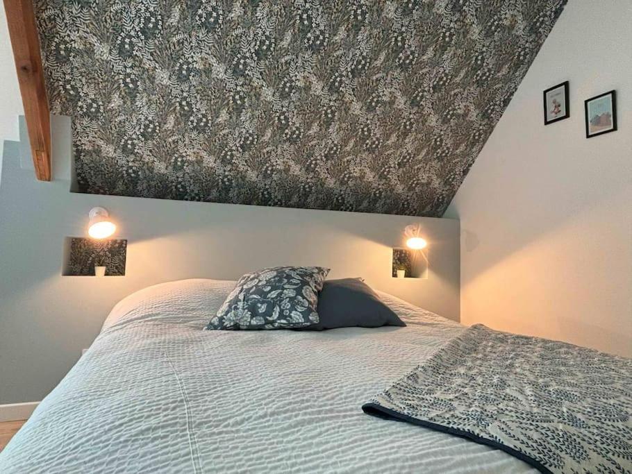 Duplex Parapluies De Cherbourg Netflix Parking Exterior foto